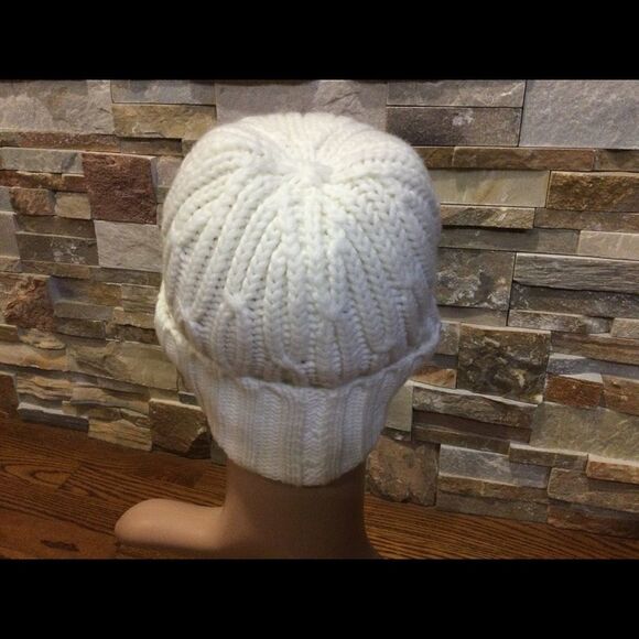 MICHAEL KORS Knit Hat - Picture 3 of 10